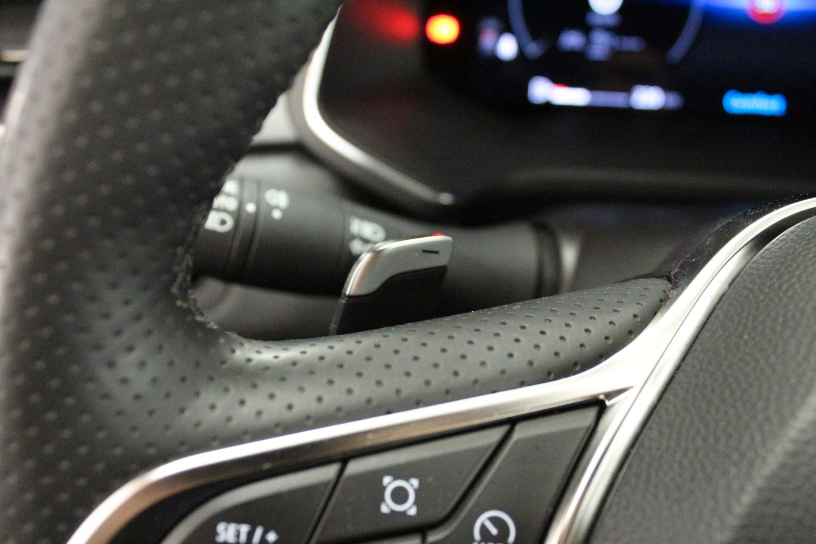 Fahrzeugabbildung Renault Captur Mild Hybrid 160 EDC Techno *Ganzjahresrei