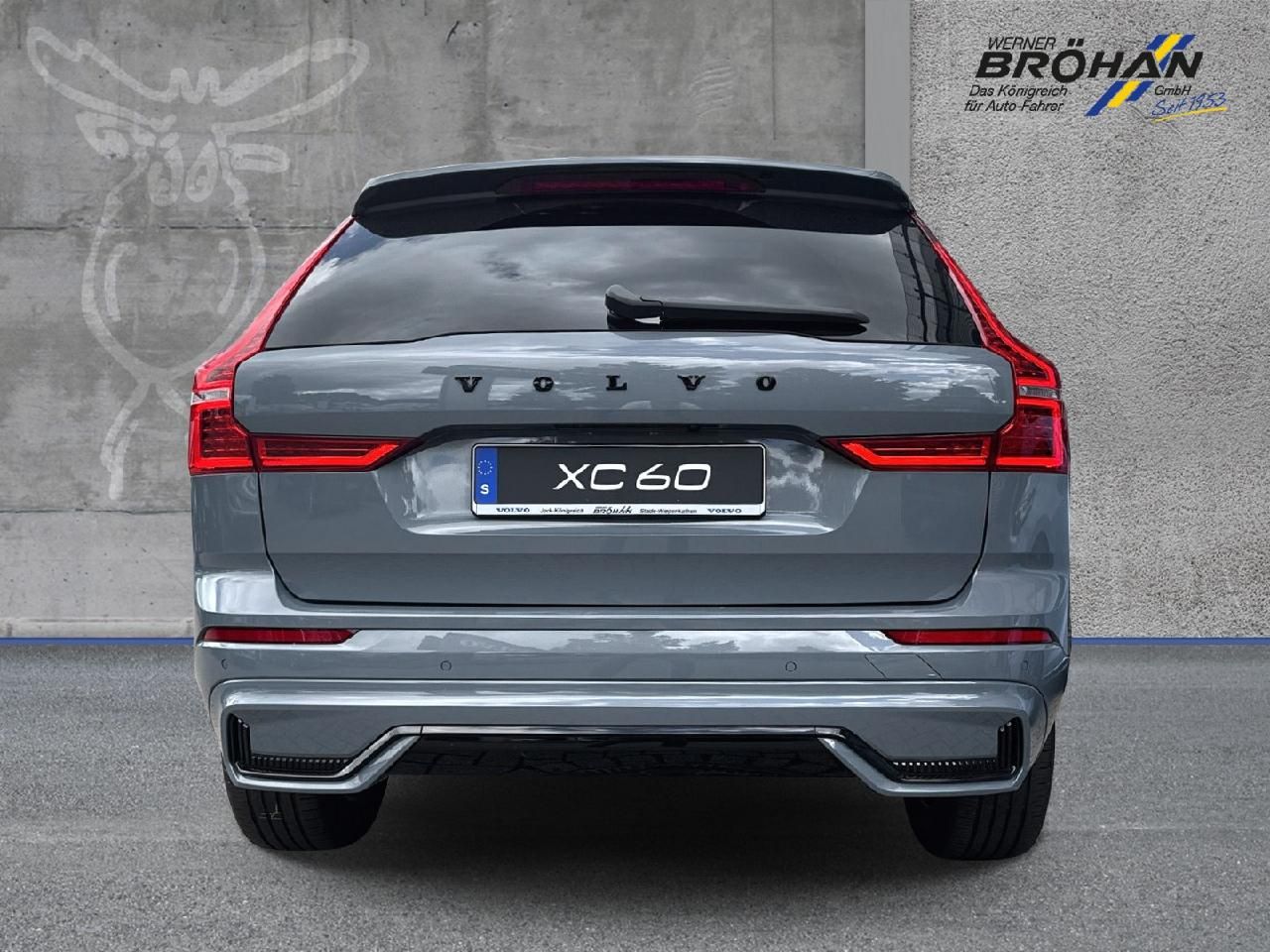 Fahrzeugabbildung Volvo XC60 B4B Plus Dark 2WD