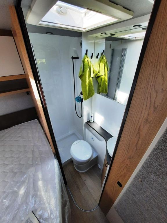 Fahrzeug Übersicht 15 Fahrzeugabbildung Hobby ONTOUR T 700 F Verfüg./Sparen Sie 17.140,- €