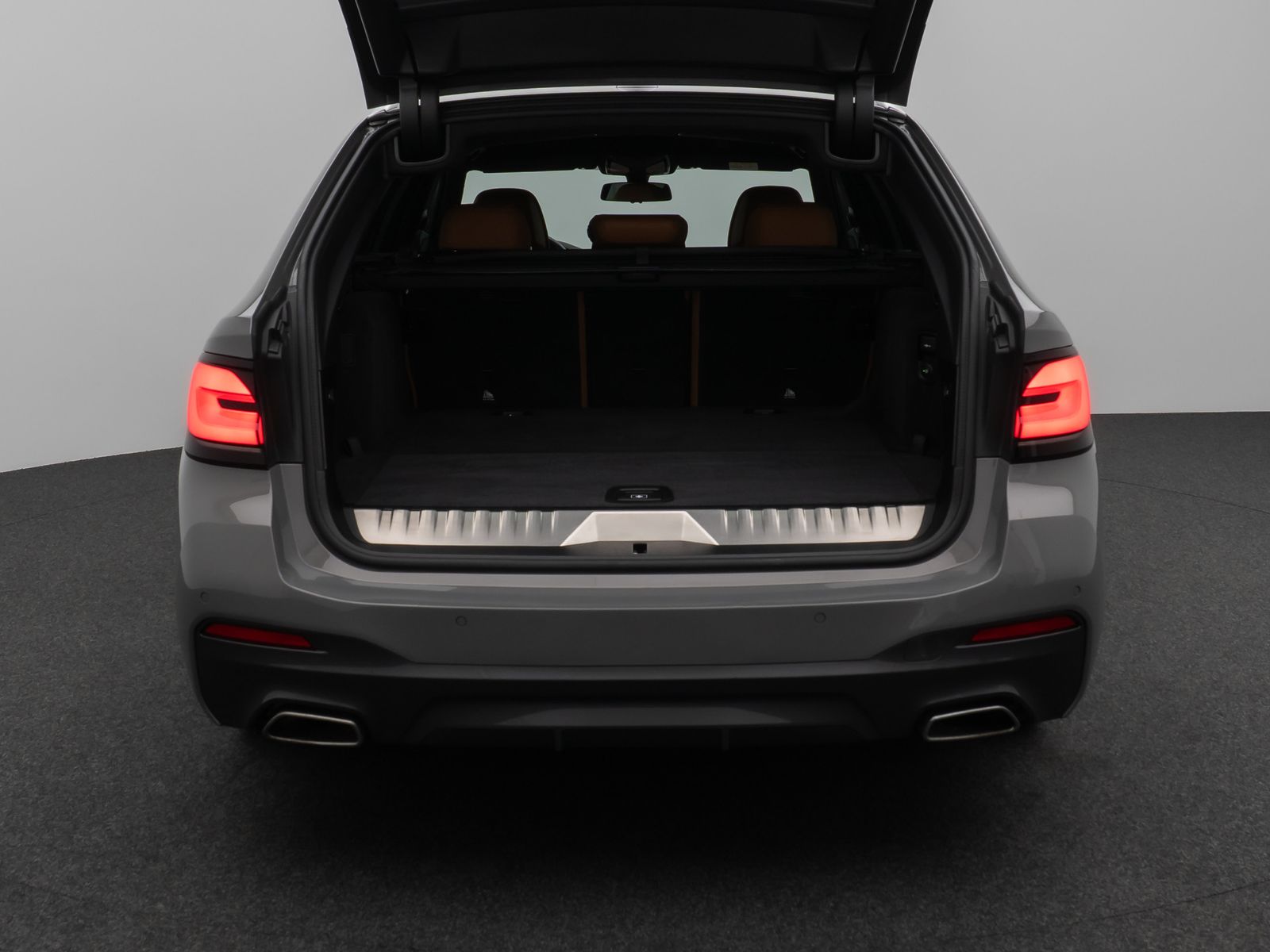 Fahrzeugabbildung BMW 530e xD M Sport HUD DAB Laser HiFi AHK Komfort