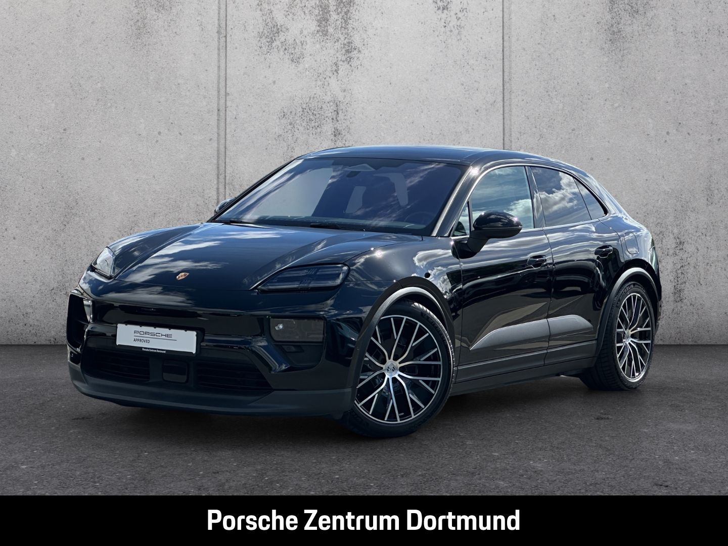 PORSCHE Macan 4