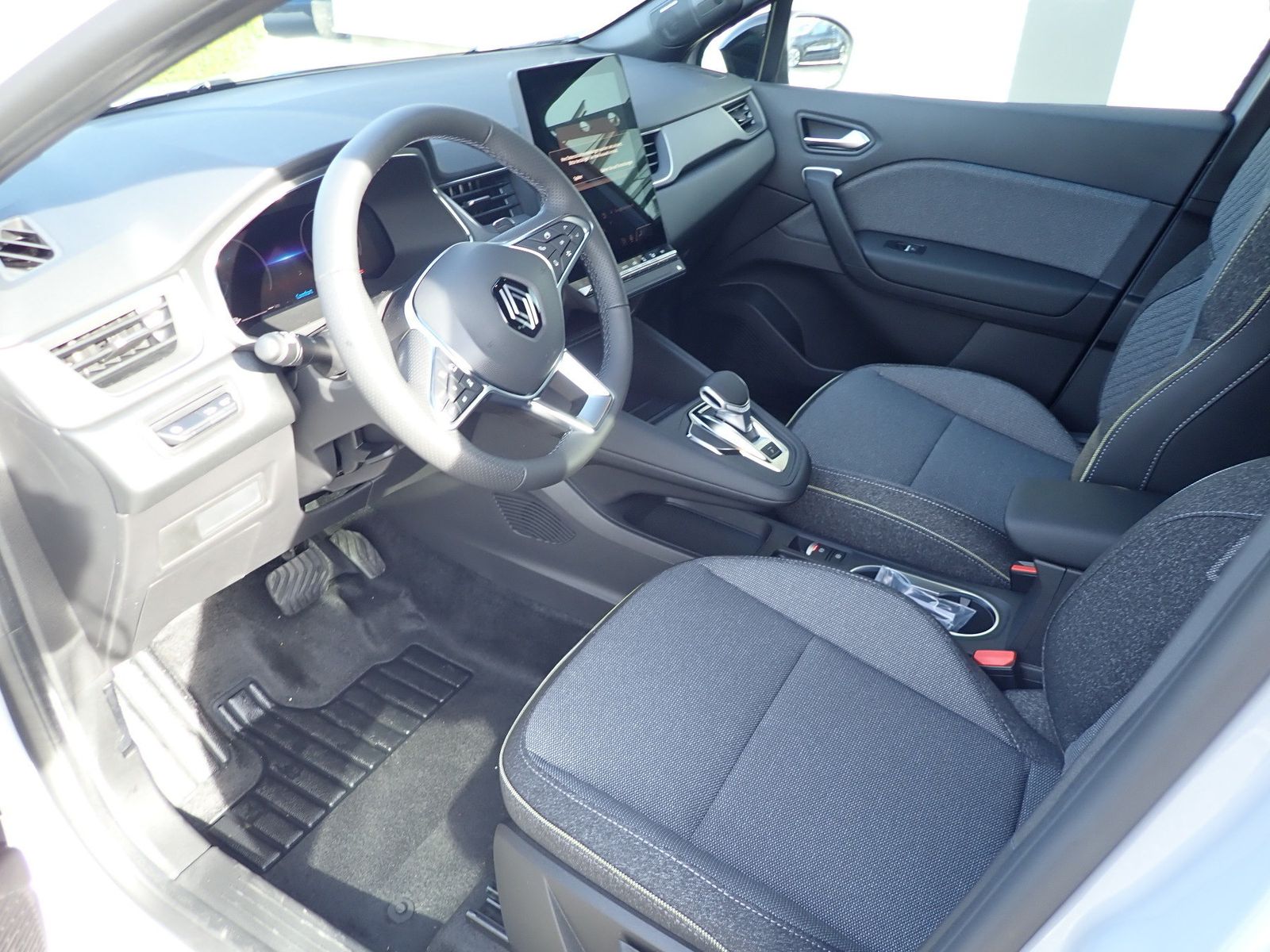 Fahrzeugabbildung Renault Captur Techno Mild Hybrid 160 EDC