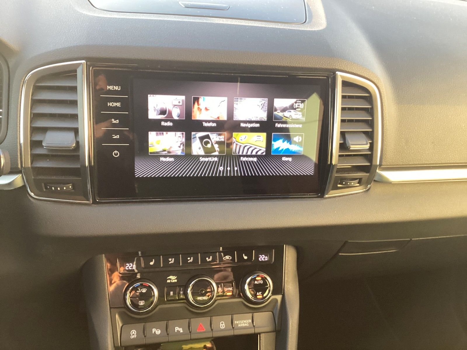 Fahrzeugabbildung SKODA Karoq Clever 2.0 TDI 110 KW DSG 4x4