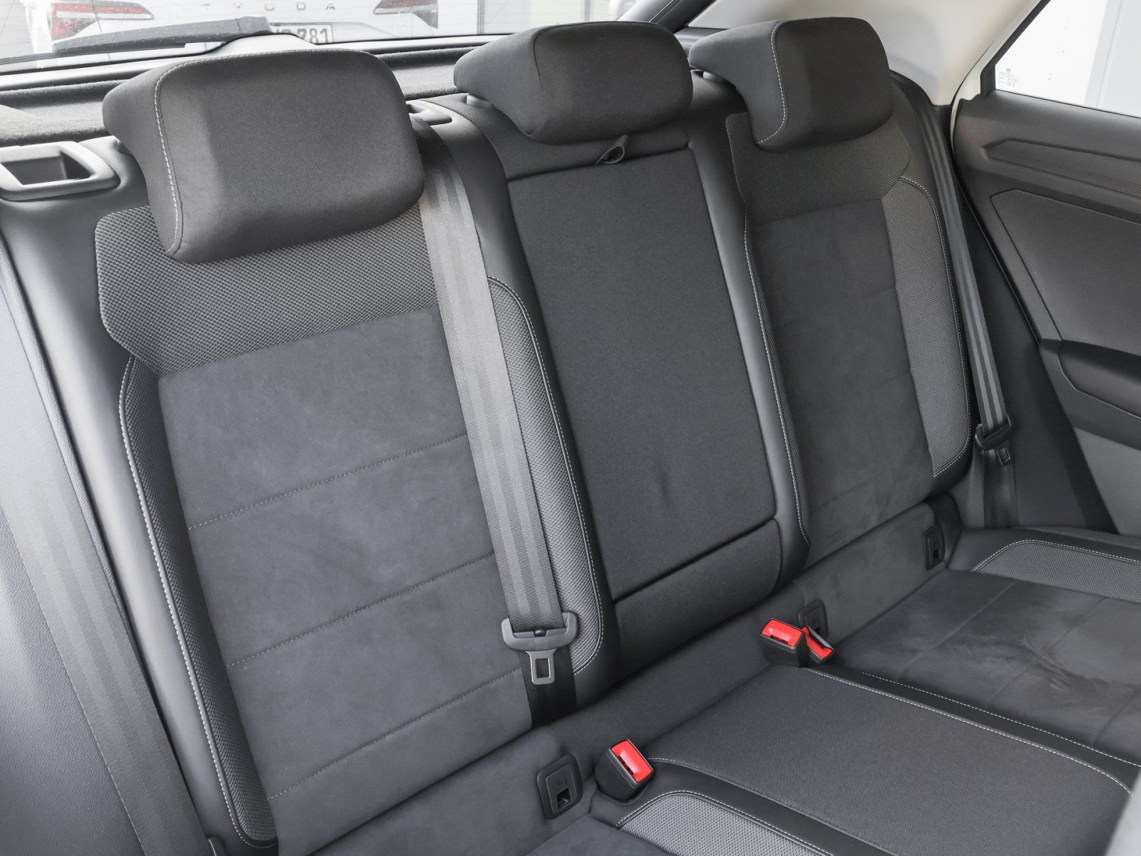 Volkswagen T-Roc Style 1.0 TSI Navi AHK Kamera ACC foto 4