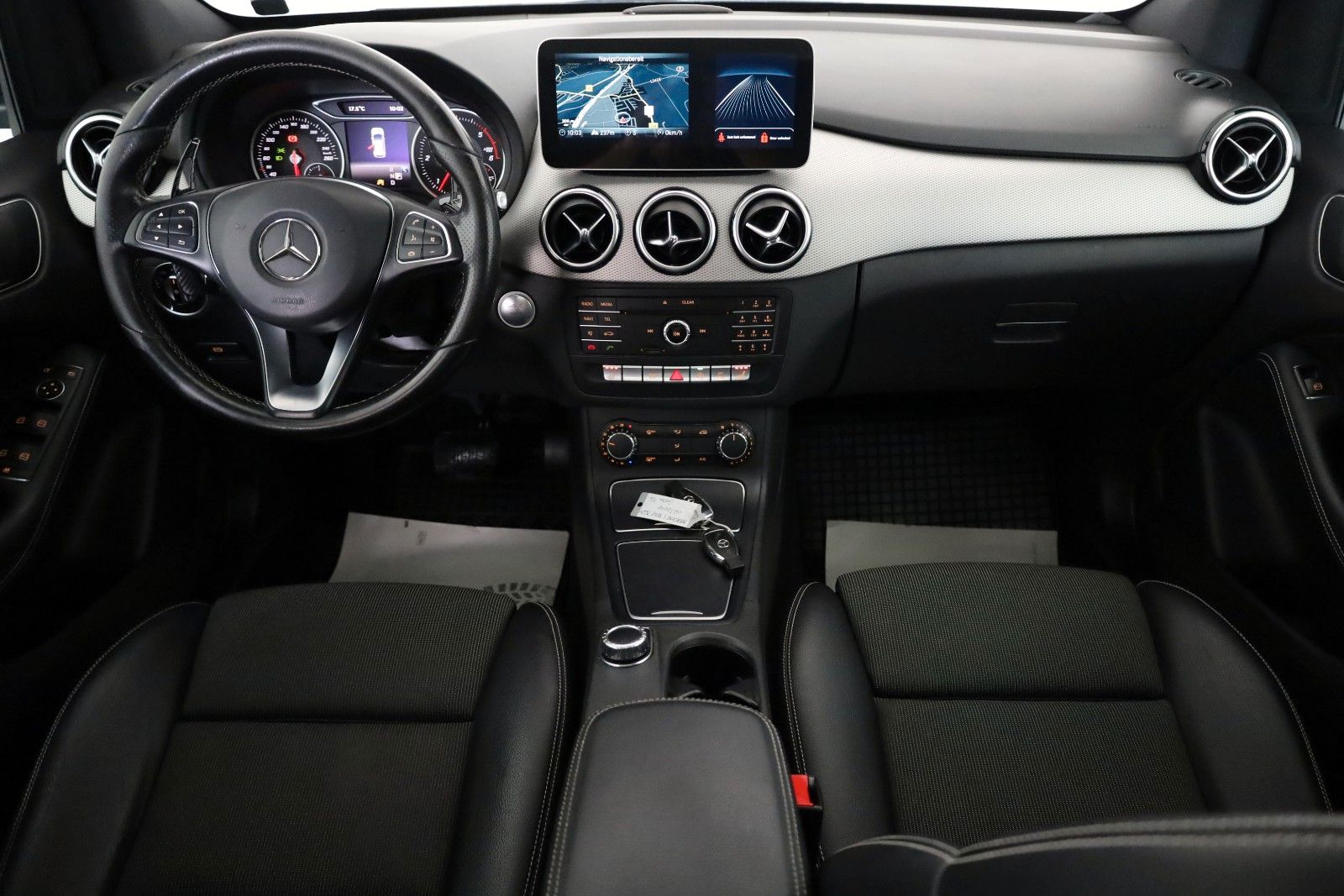 Fahrzeugabbildung Mercedes-Benz B 220 d 4MATIC DCT, T.Leder,Navi,SH,Panorama +WR