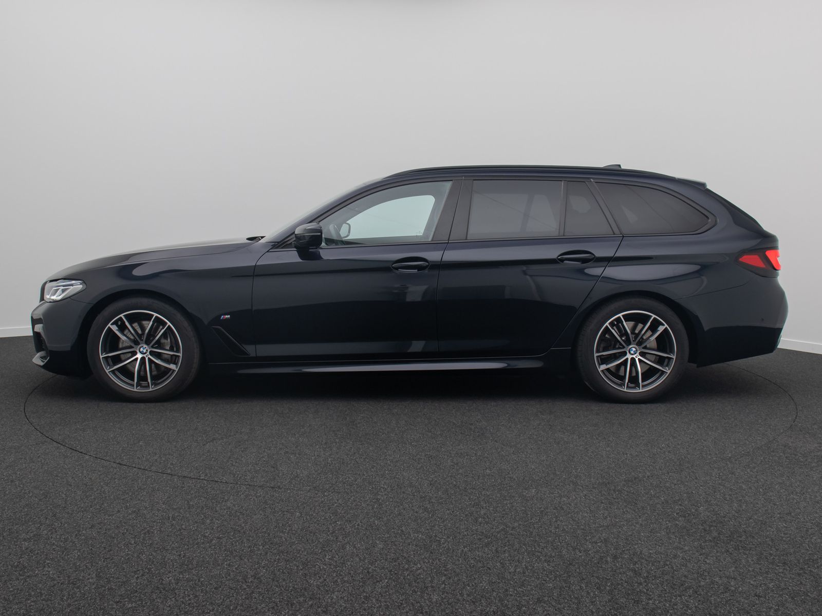 Fahrzeugabbildung BMW 530d M Sport 4xKlima HUD DAB Kamera Laser 18Zoll