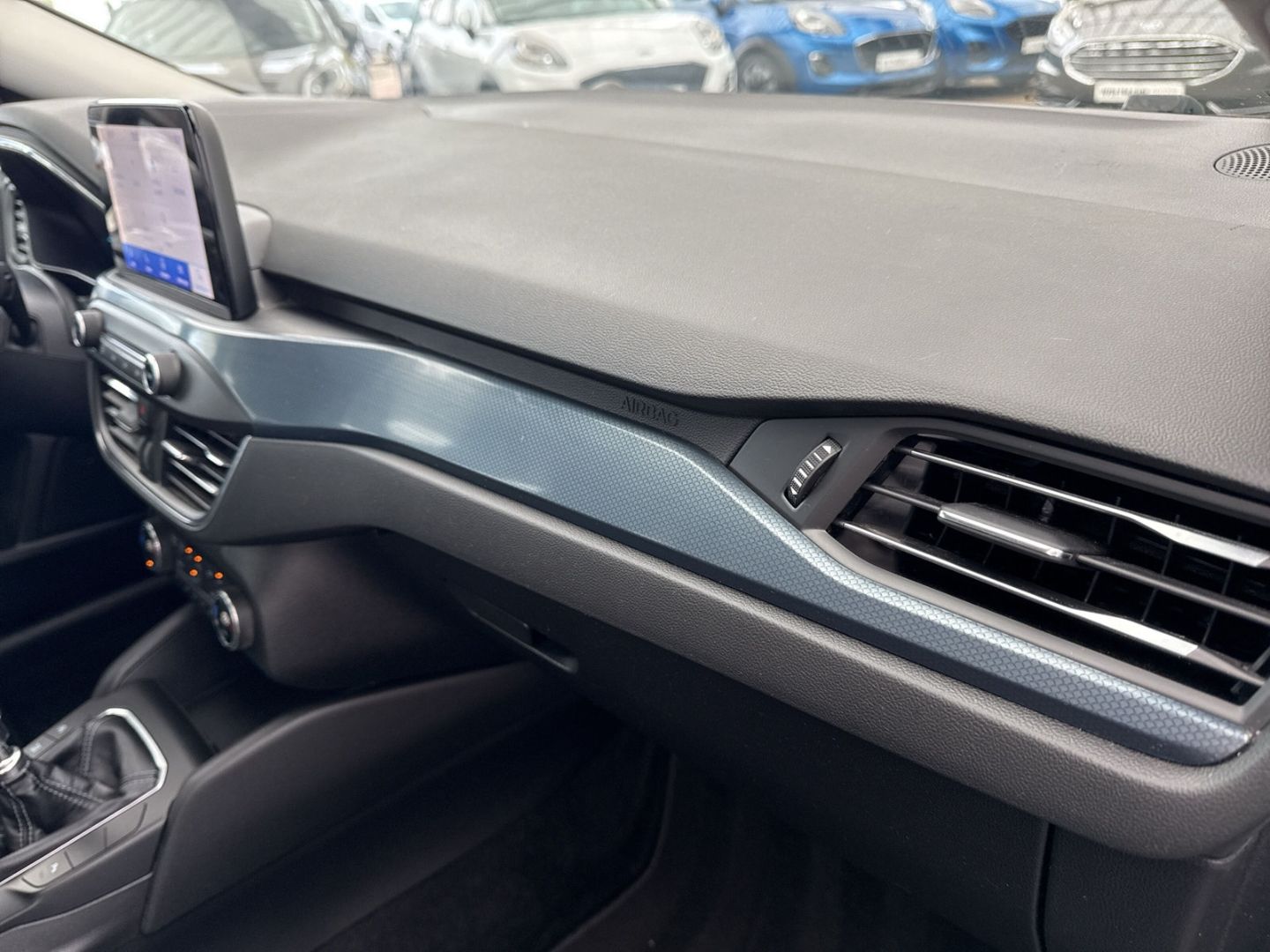 Fahrzeugabbildung Ford Focus Turnier Active Kamera LED NAVI DAB Winterp