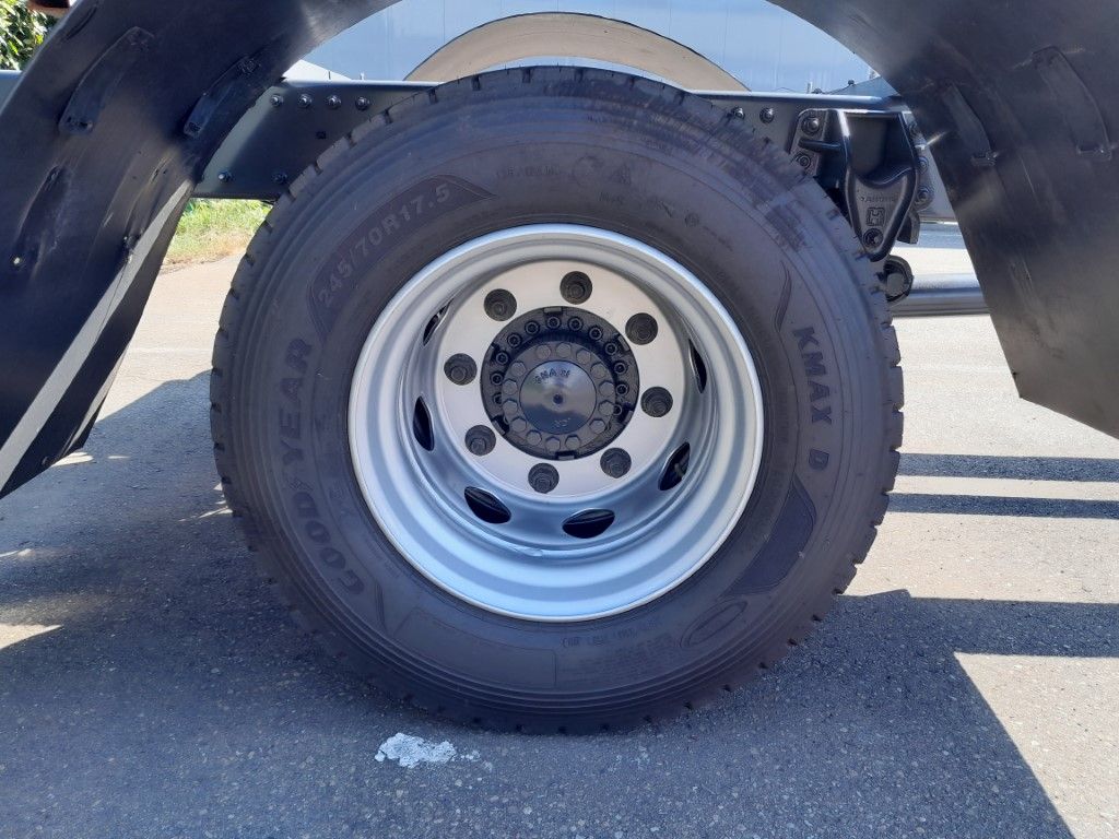 Fahrzeugabbildung DAF FA XB 260 12t reparierter Wasserschaden