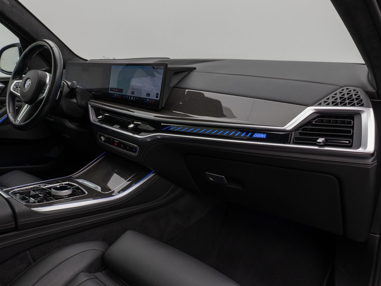 Fahrzeugabbildung BMW X5 M60i 360° HUD H/K SoftCl Panorama Sky Lounge