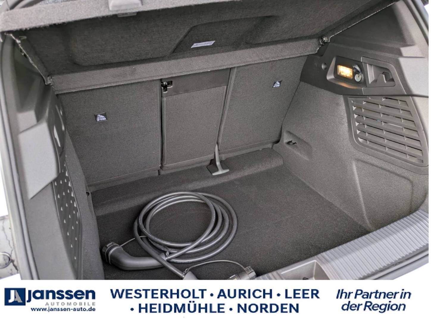 Fahrzeugabbildung Renault Scenic E-Tech 100% ele Iconic 220 Long Range