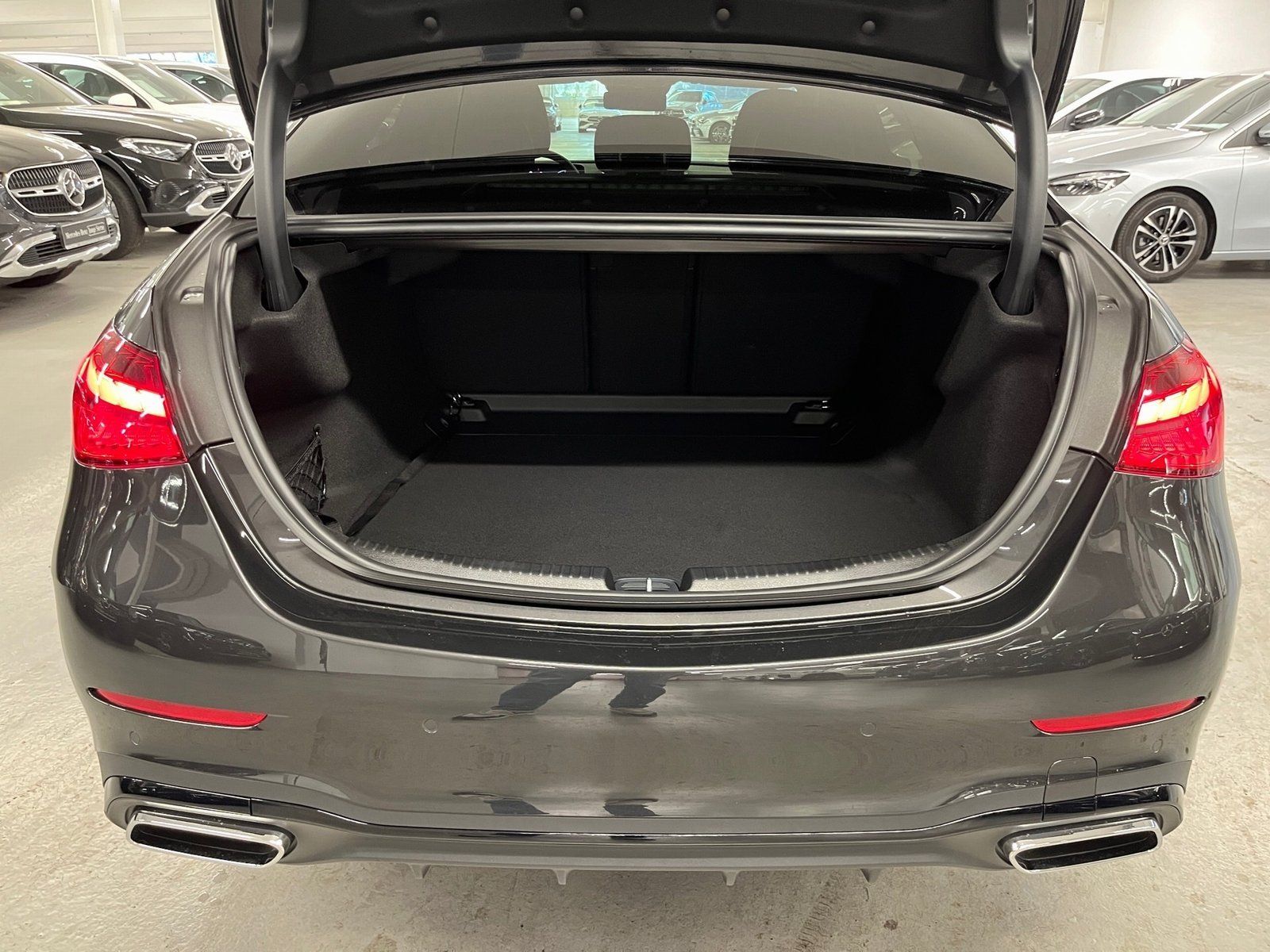 Fahrzeugabbildung Mercedes-Benz C 200 d AMG*Night*Distro*360°*Totwinkel*AHK*LED*