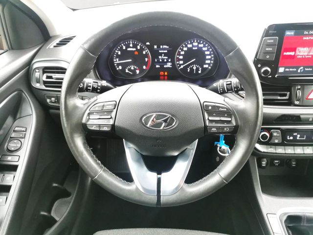 Hyundai i30 Edition 30  Kamera SHZ LED