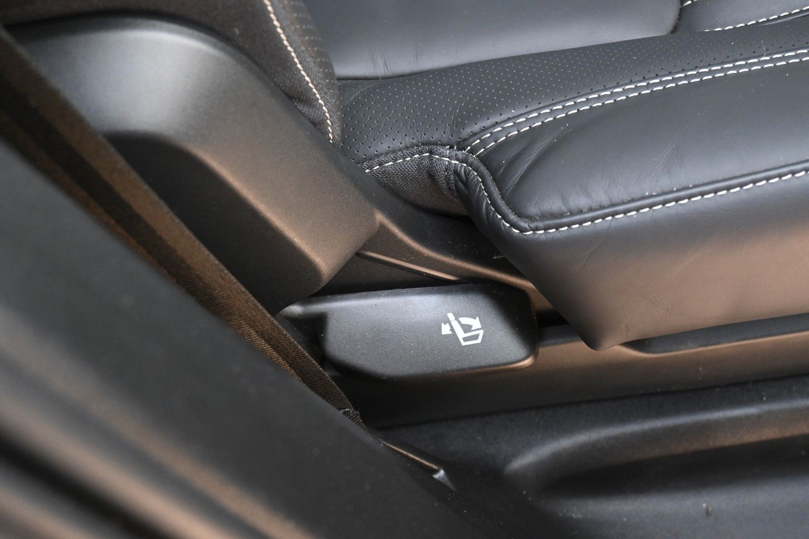 Fahrzeugabbildung Volvo XC90 Ultimate Dark Recharge Plug-In Hybrid AWD