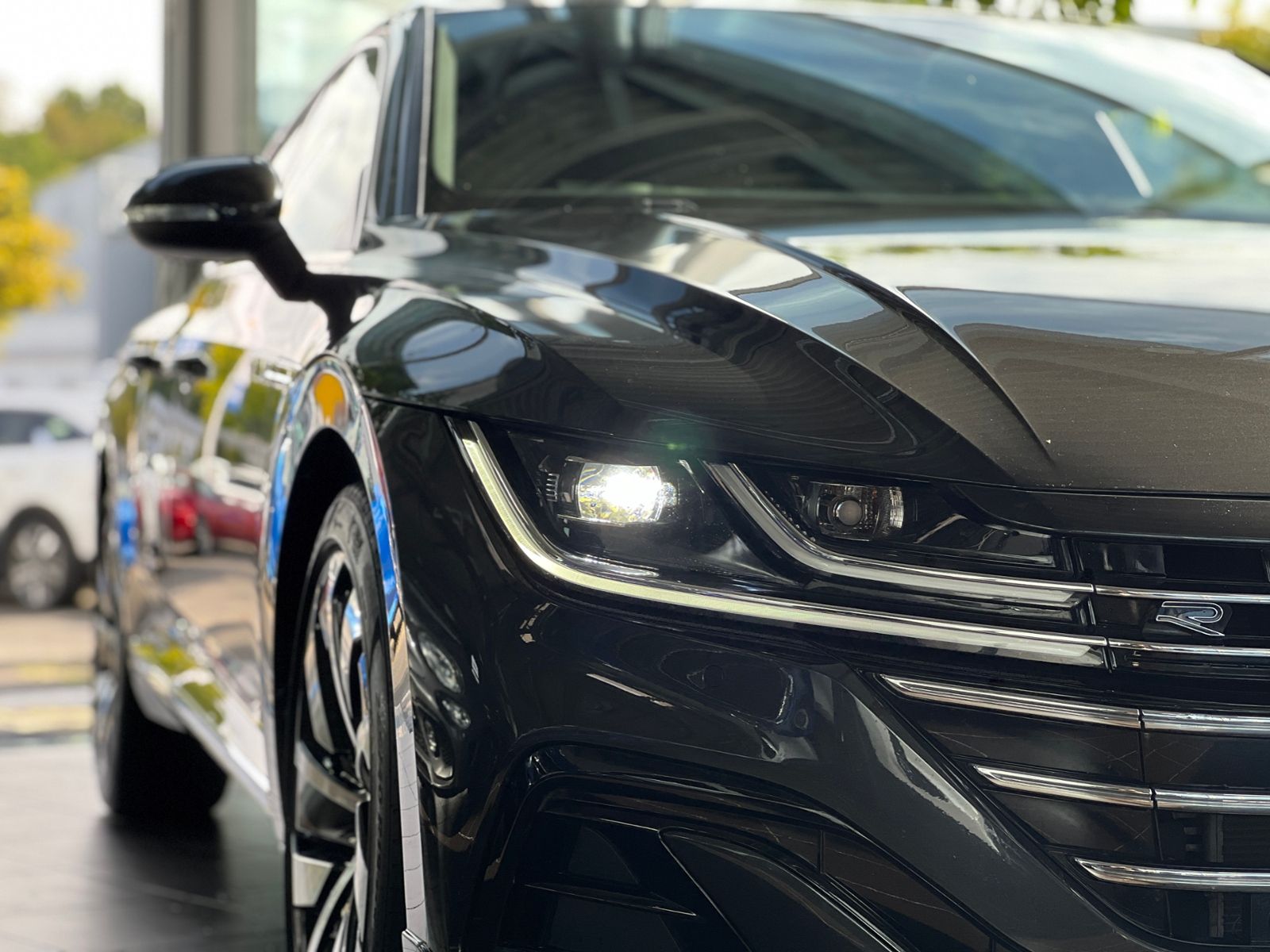 Fahrzeugabbildung Volkswagen Arteon R-Line Massage SHZ NAVI Full Link
