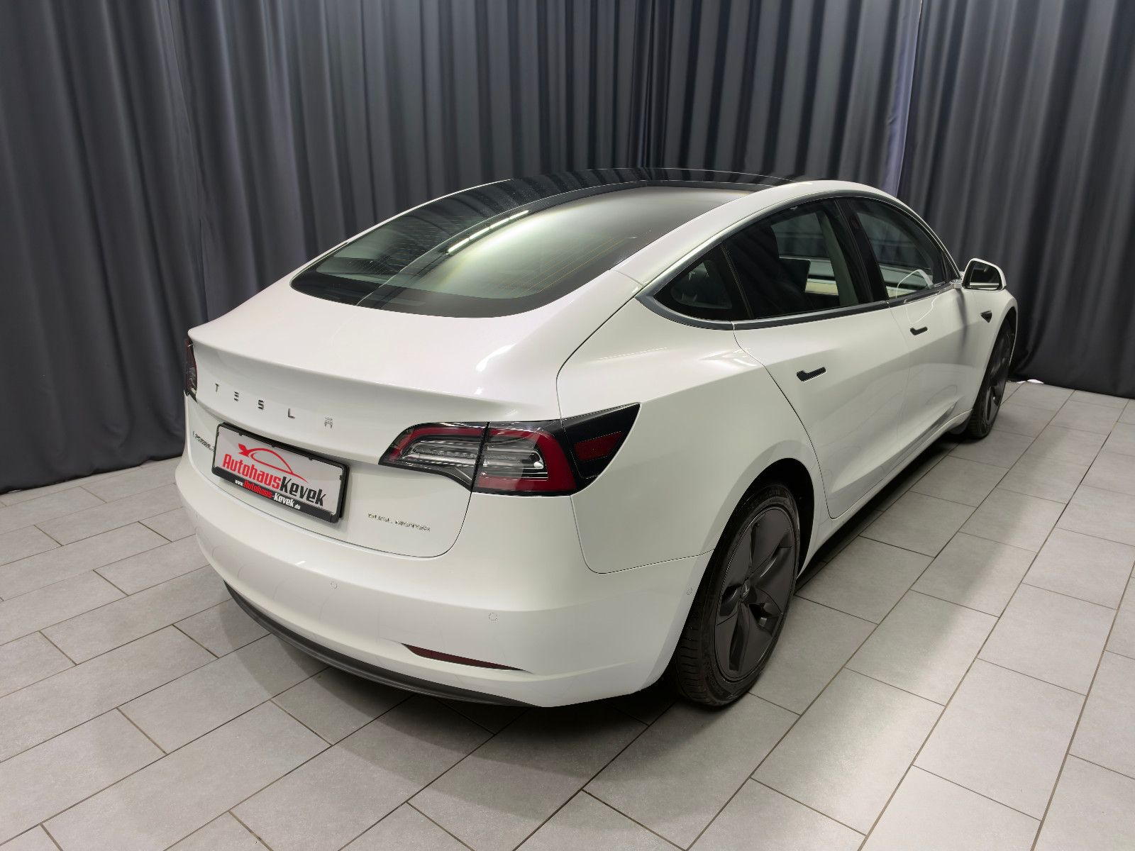 Fahrzeugabbildung Tesla Model 3 Long Range Dual AWD |PANO|PREMIUM-SOUND