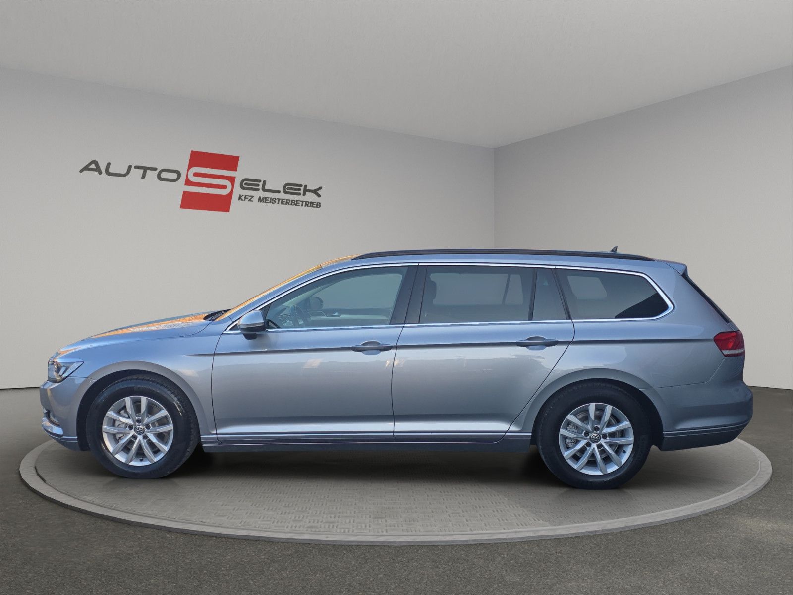 Fahrzeugabbildung Volkswagen Passat Variant Comfortline BMT/Start-Stopp AHK