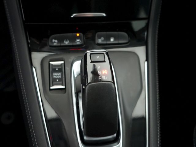 Grandland ULTIMATE PHEV 4X4 AT+LED MATRIX+NAVI+3