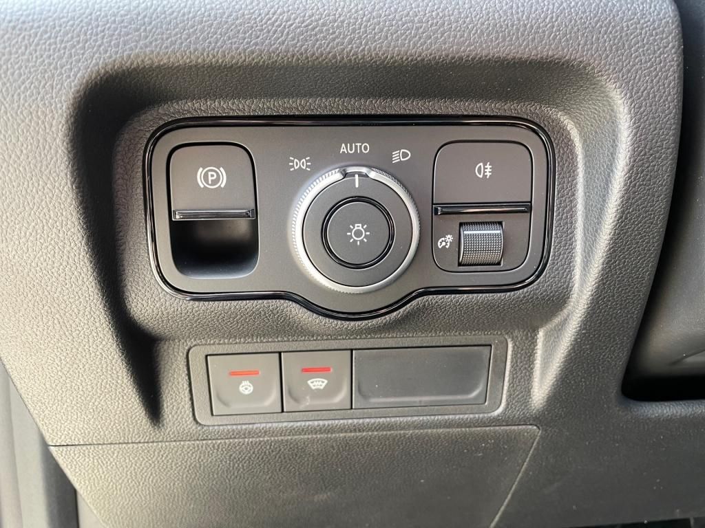 Fahrzeugabbildung Mercedes-Benz T 180 d Edition Standard LED NAVI RFK, WinterP