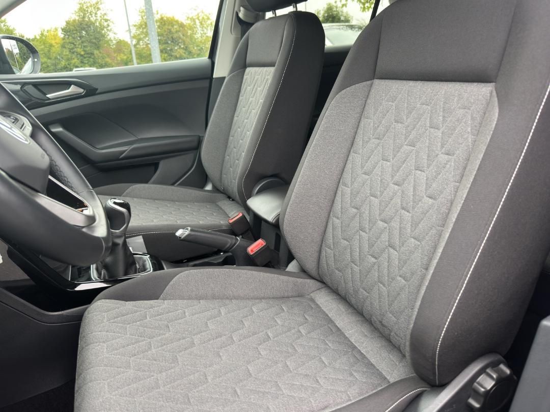 Fahrzeugabbildung Volkswagen T-Cross 1.0 TSI 70 kW Life LED,Navi,SHZ,ACC,PDC