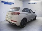 Hyundai i30 1.5 T-GDI 48V-Hybrid DCT Advantage - Hyundai i30 mit Benzin-Antrieb: Weiß
