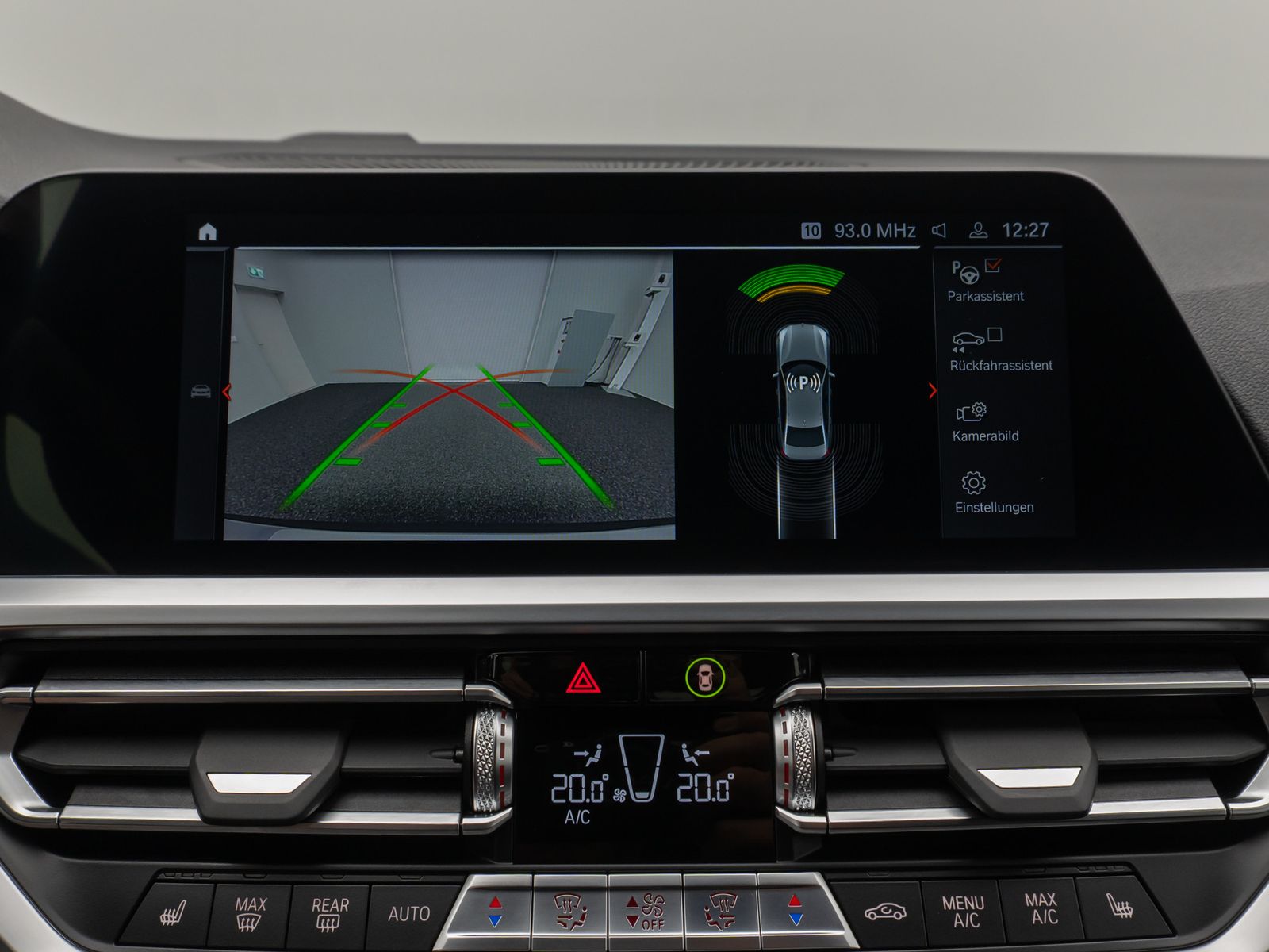Fahrzeugabbildung BMW 318d Kamera DAB Sport Alarm Geschwindigkeitsreg