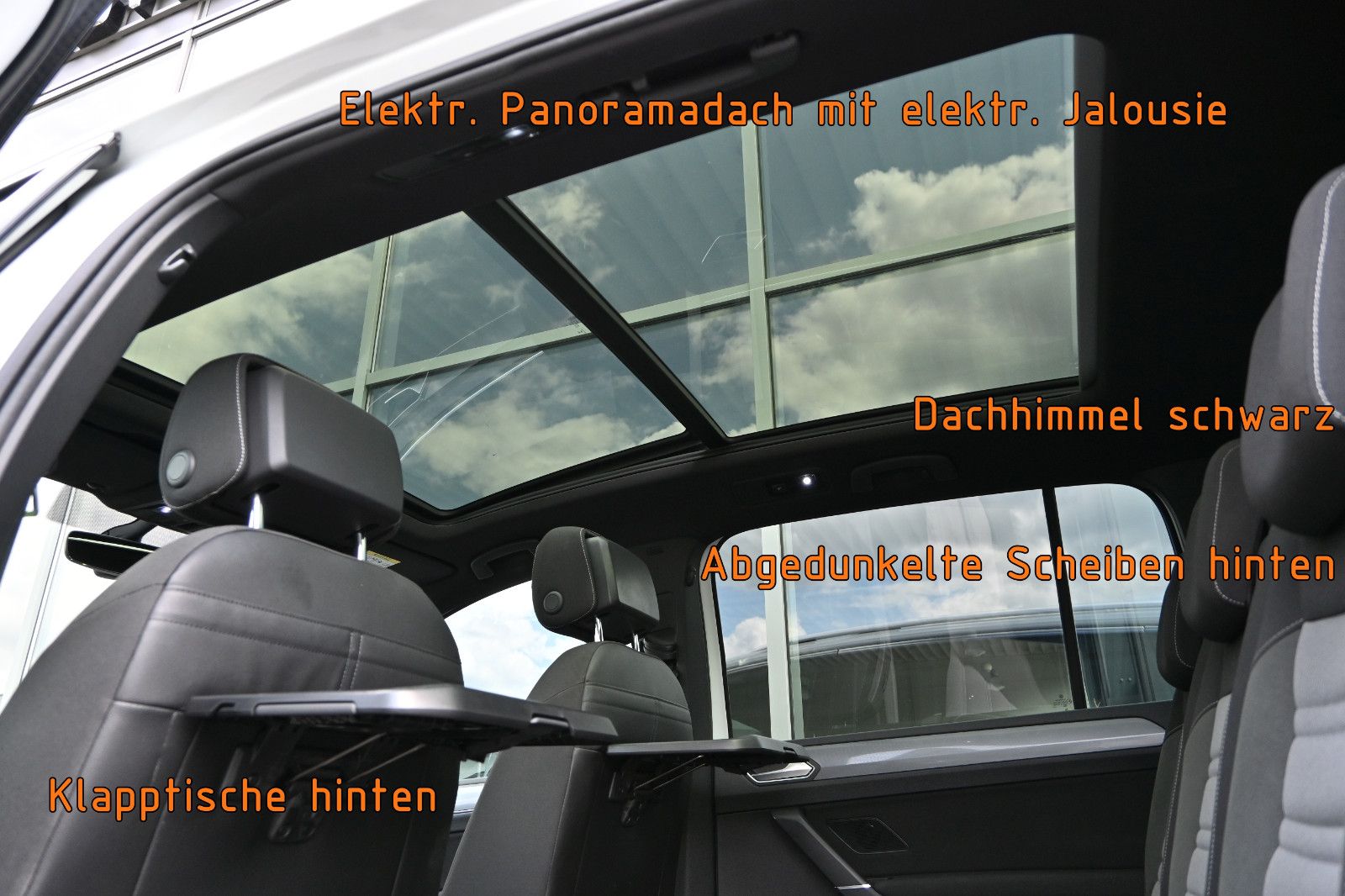 Fahrzeugabbildung Volkswagen Touran 2.0 TDI DSG R-Line °ACC°AHK°PANORAMA°KAM°