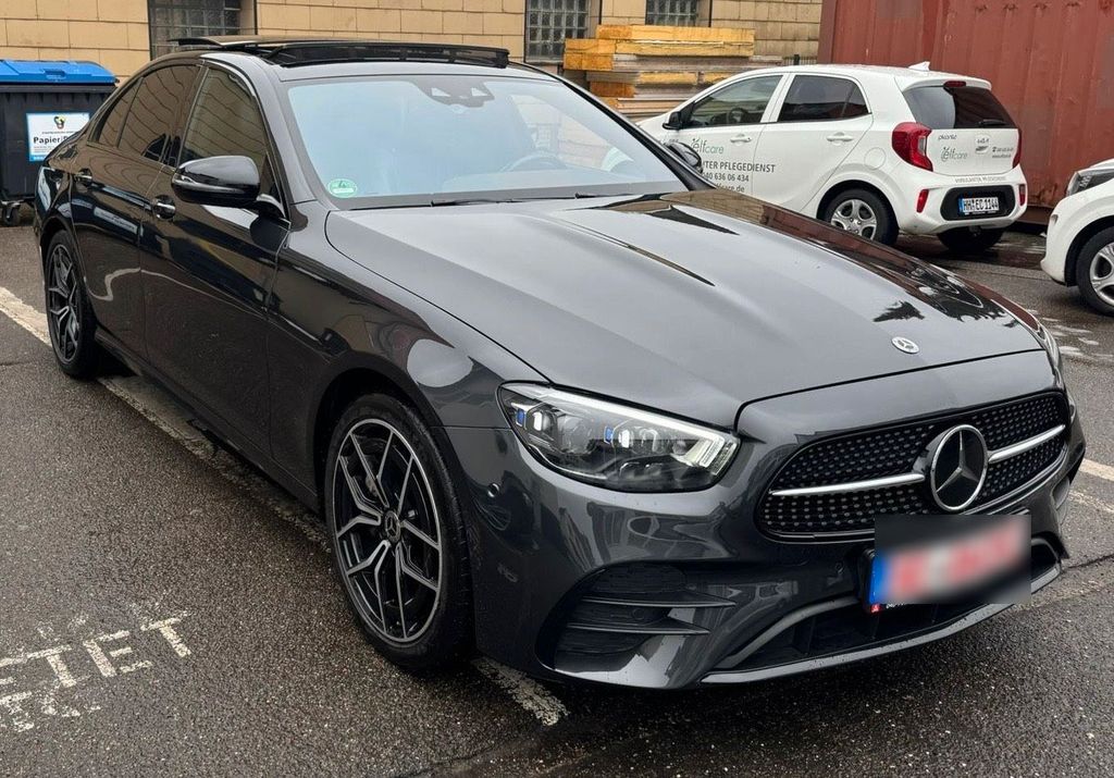 Image of Mercedes-Benz E 300