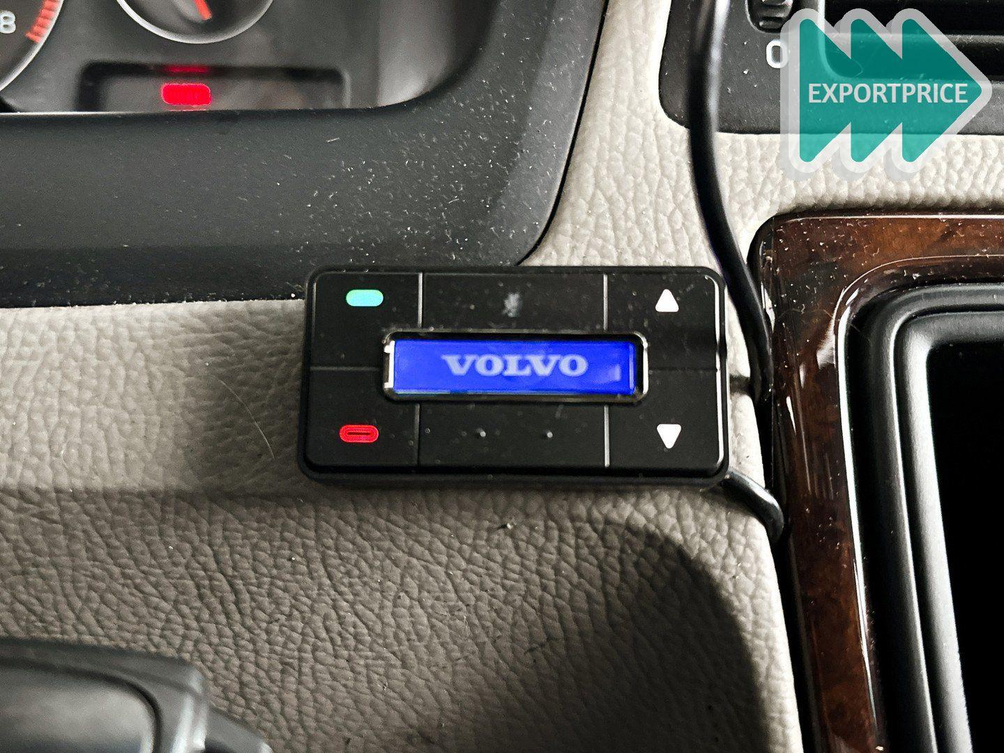 Volvo XC70 2006 — photo 18