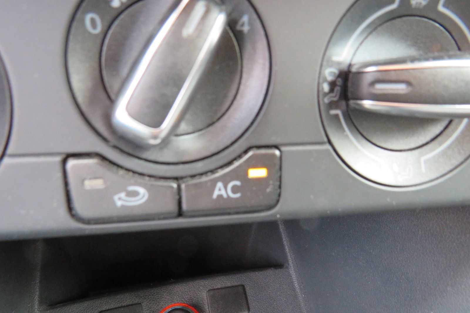 Fahrzeugabbildung Volkswagen Polo V Comfortline KLIMA RADIO SCHECKHEFT