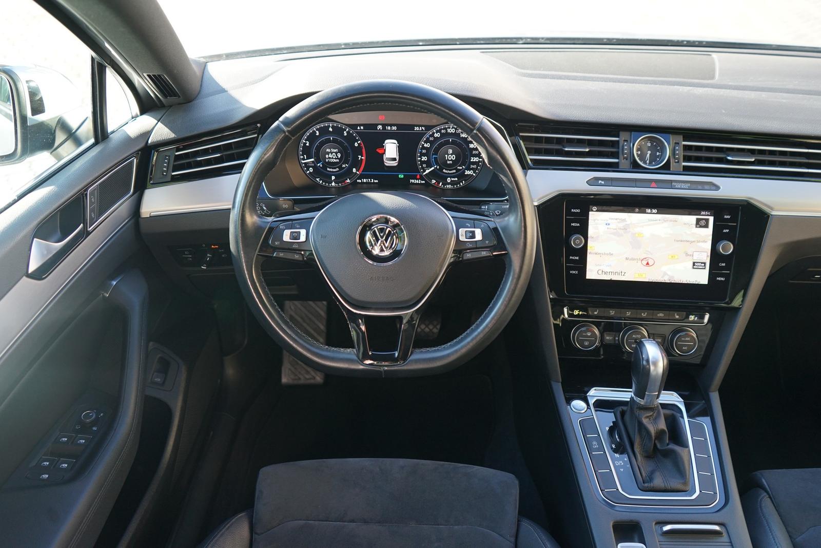 Volkswagen Passat Variant 1.8 TSI DSG R-Line LED Navi ACC