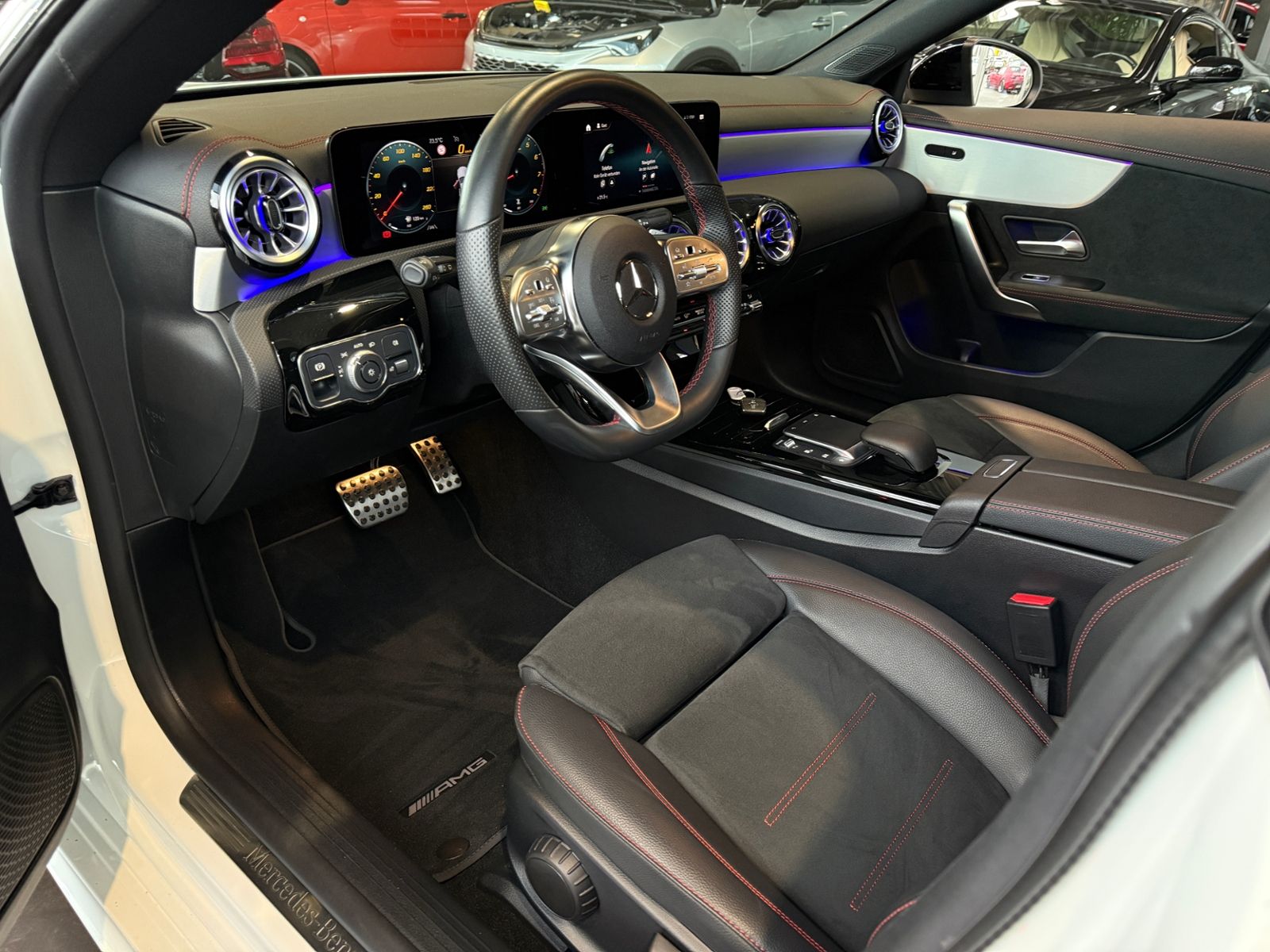 Fahrzeugabbildung Mercedes-Benz CLA 250 Shooting Brake  AMG NIGHT LED NAVI