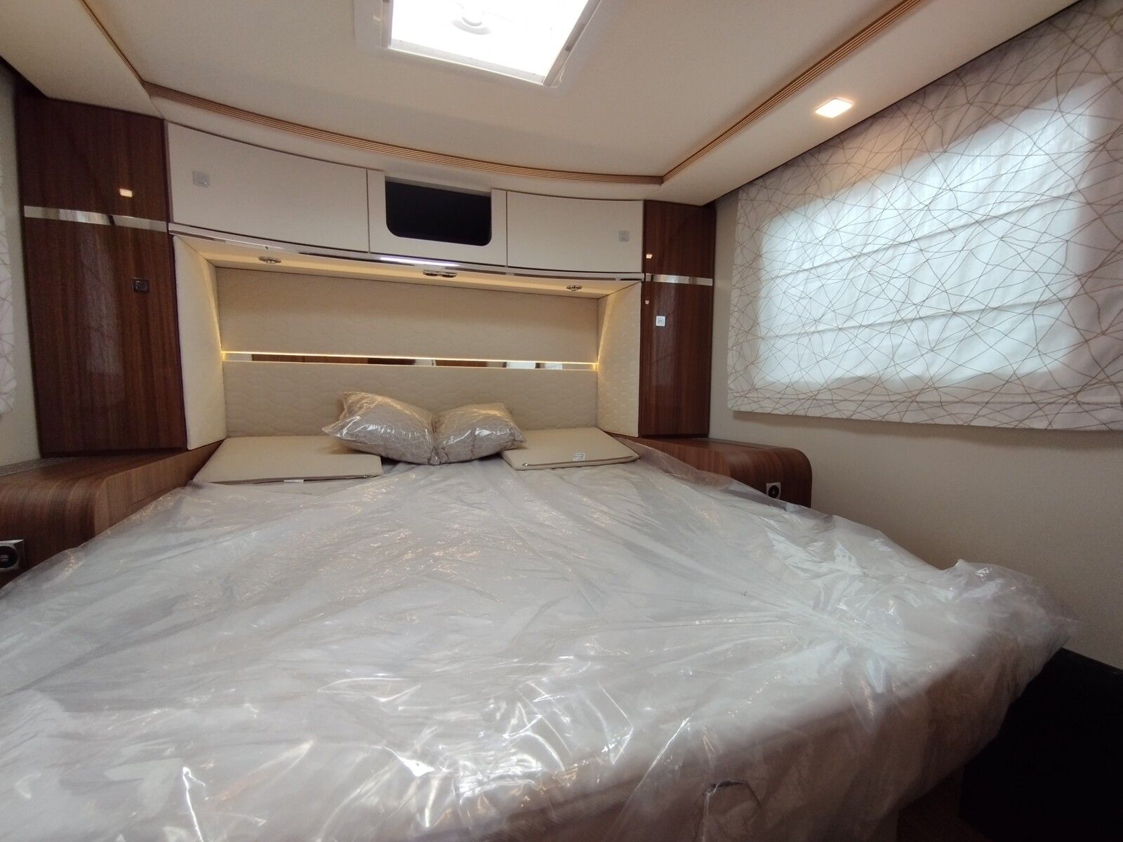 Fahrzeugabbildung Eura Mobil Integra I 760 QF SAT,Solar,Klimaanlage,TV,RK