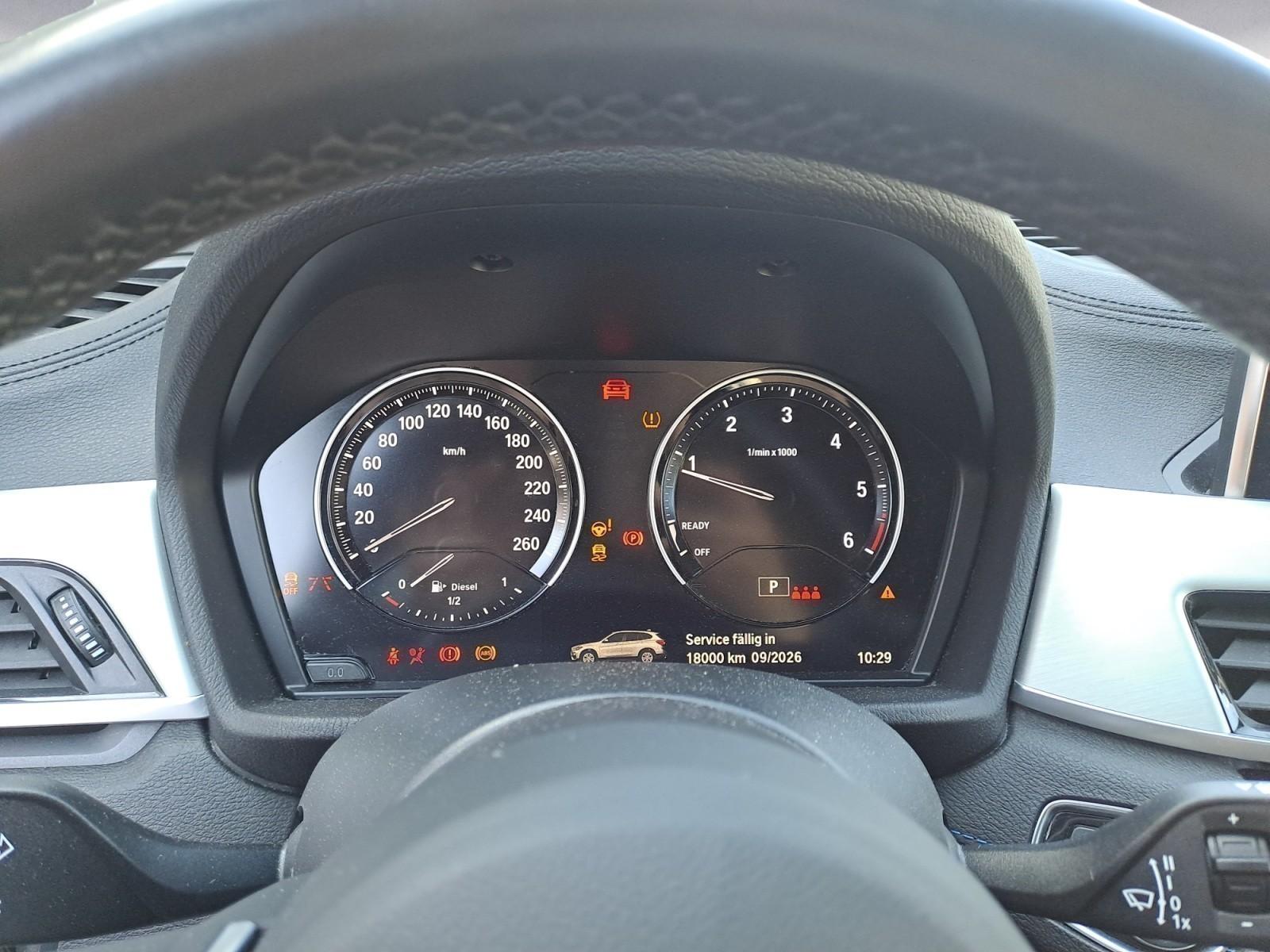BMW X1 xDrive18d M Sport Aut. Klimaaut. Sportsitze, миниатюра 10