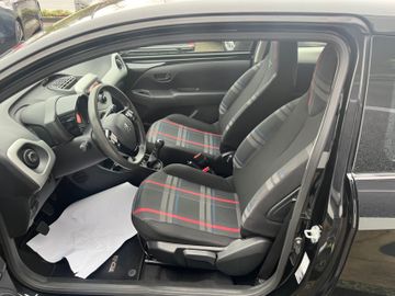 Fahrzeugabbildung Peugeot 108 Active 1.0 VTI 3 Türer Klima Bluetooth uvm.