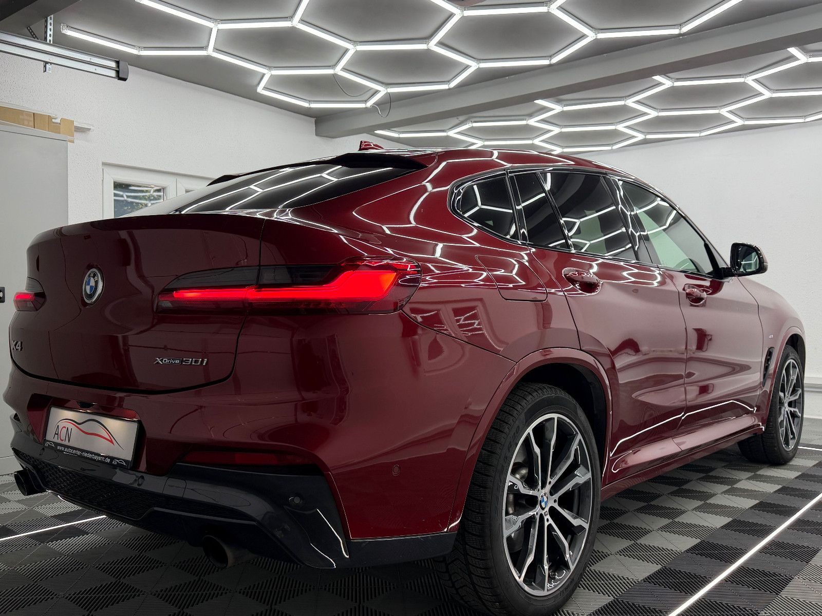 Fahrzeugabbildung BMW X4 xDrive 30 i M SPORT/LED/ NAVI PROF/HuD/1.HAND