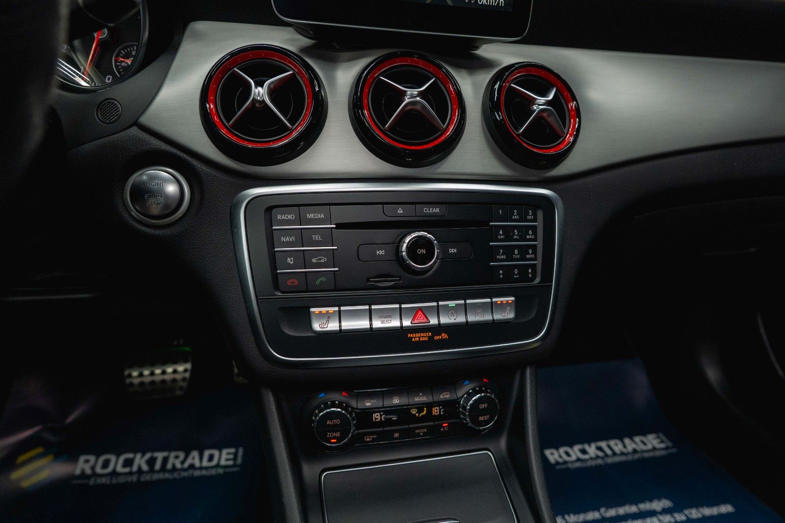 Fahrzeugabbildung Mercedes-Benz CLA 250 Shooting Brake 4Matic AMG Night Pano LED