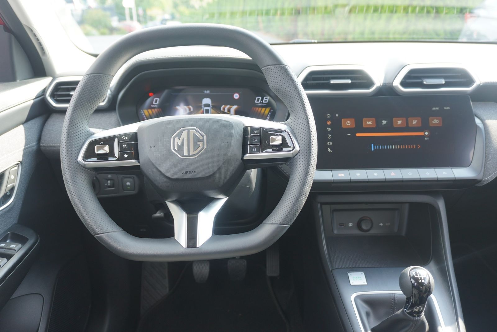 MG ZS