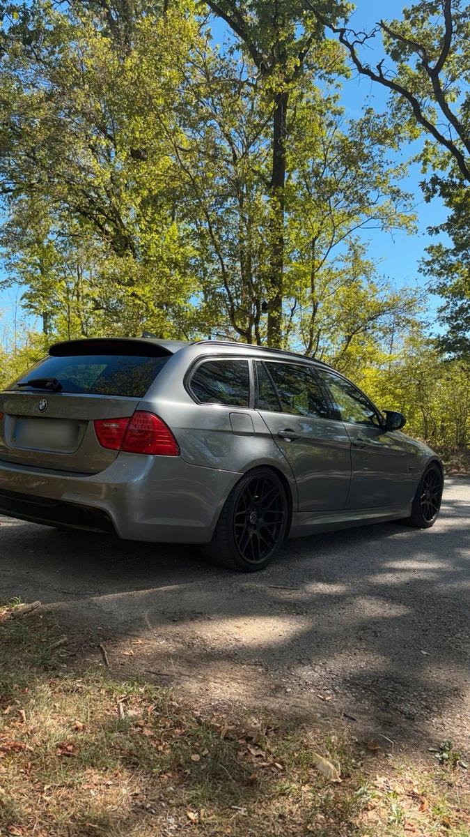BMW  2012 — двигун 230 HP (169kW)
