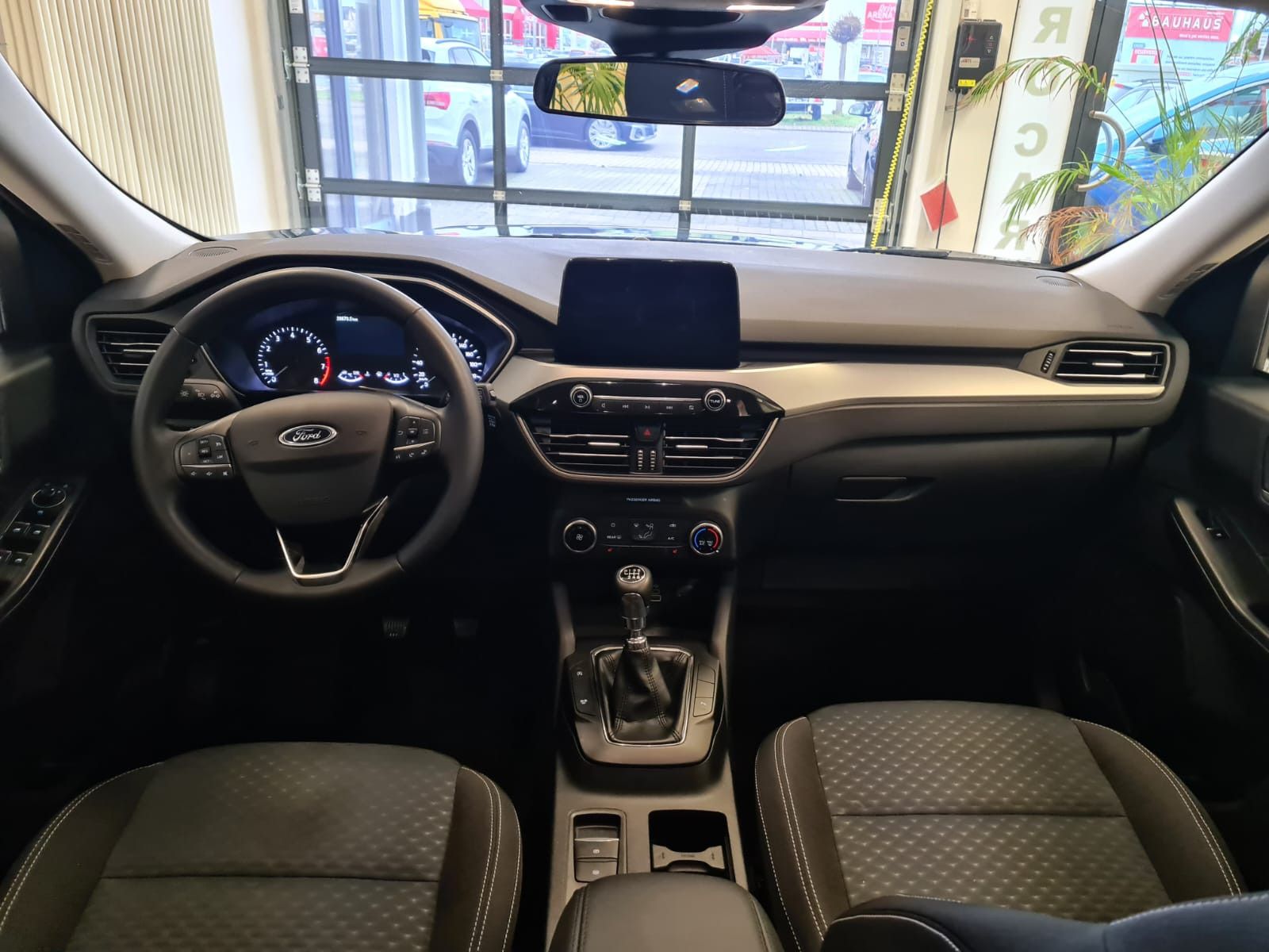 Fahrzeugabbildung Ford Kuga Cool & Connect / LED / 1. HAND