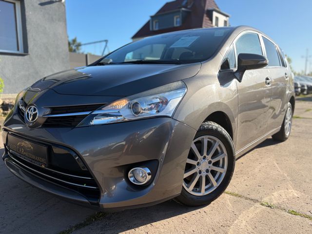 TOYOTA Verso