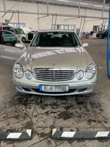 Mercedes-Benz Mercedes E200 cdi Rentner Auto 65000 km - Mercedes-Benz E 200 aus 2005