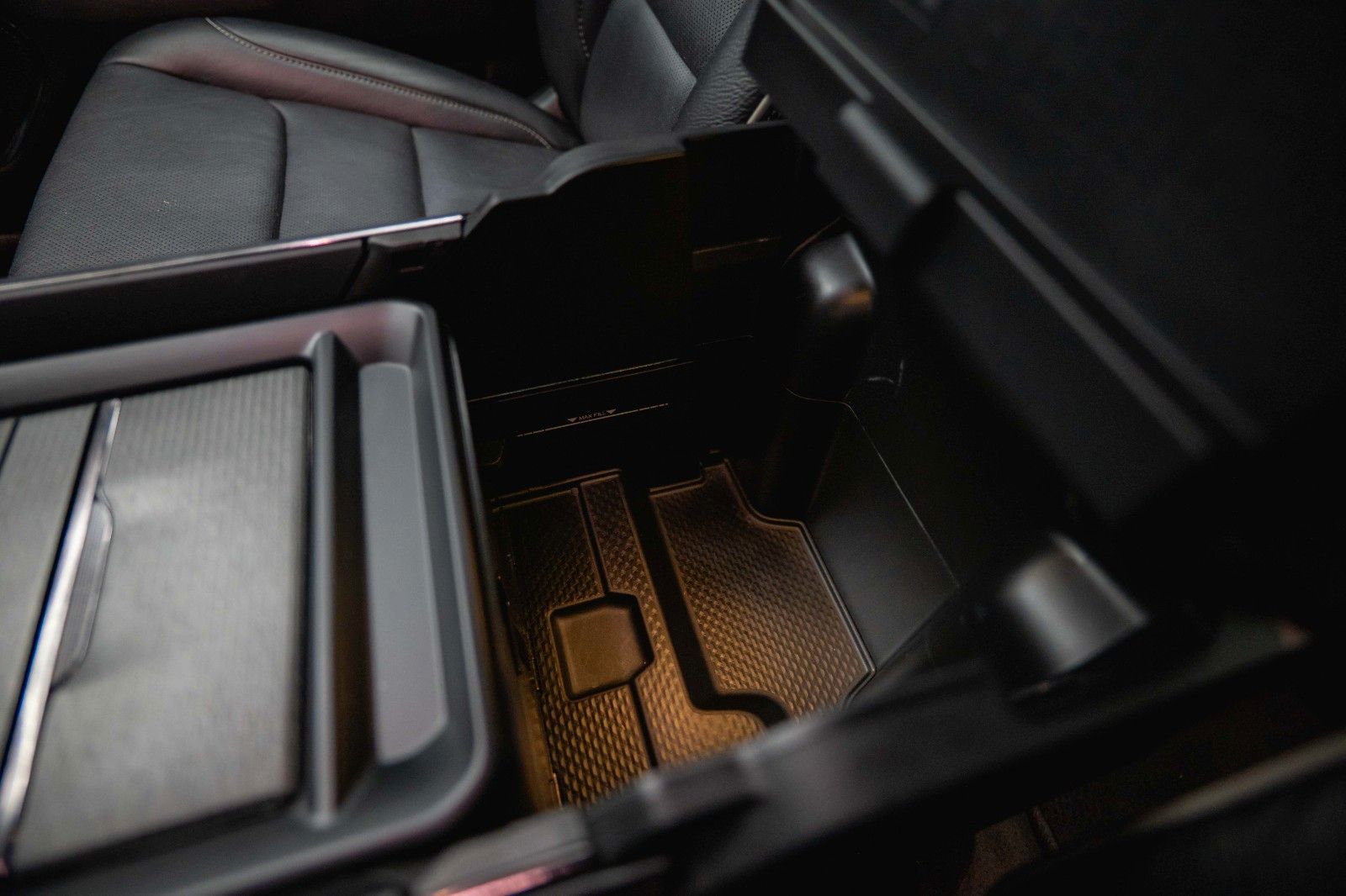 Fahrzeugabbildung Dodge RAM 5.7 V8 HEMI LIMITED Offroad Night-Paket *LED