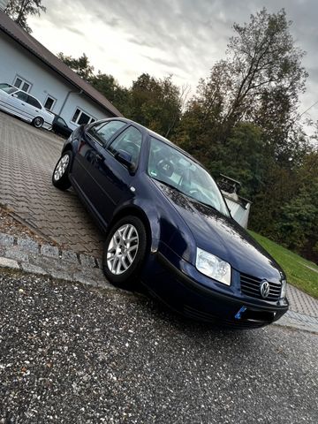 Volkswagen Bora 1.6 Edition