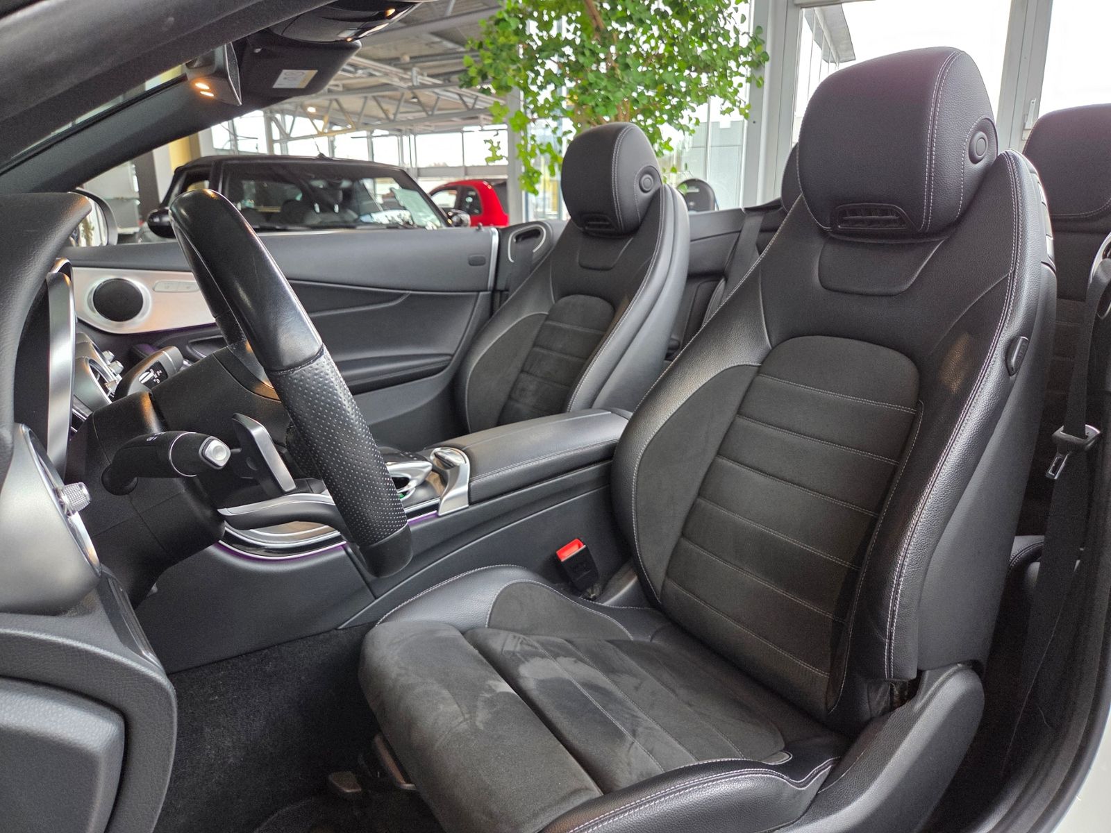 Fahrzeugabbildung Mercedes-Benz C 200 Cabrio AMG LINE NIGHT LED NAV RFK SHZ