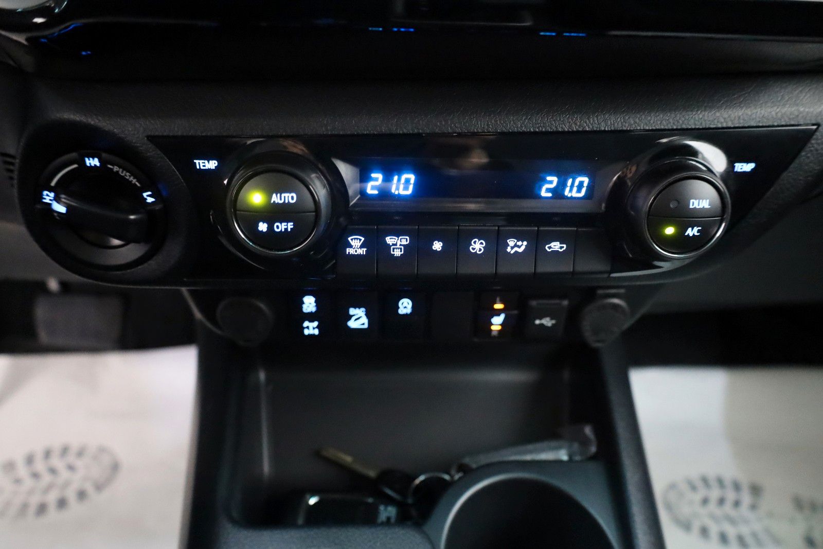 Fahrzeugabbildung Toyota Hilux 2.8 D-4D Executive,CarPlay, Kamera,LED,AHK
