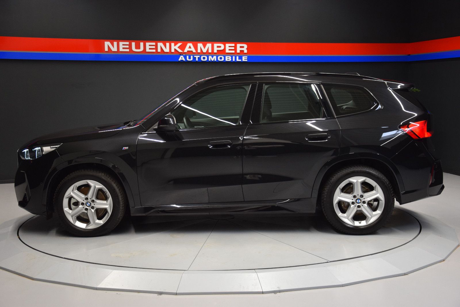 Fahrzeugabbildung BMW X1 sDrive 20 i Steptr. M Sport ACC Memory Leder