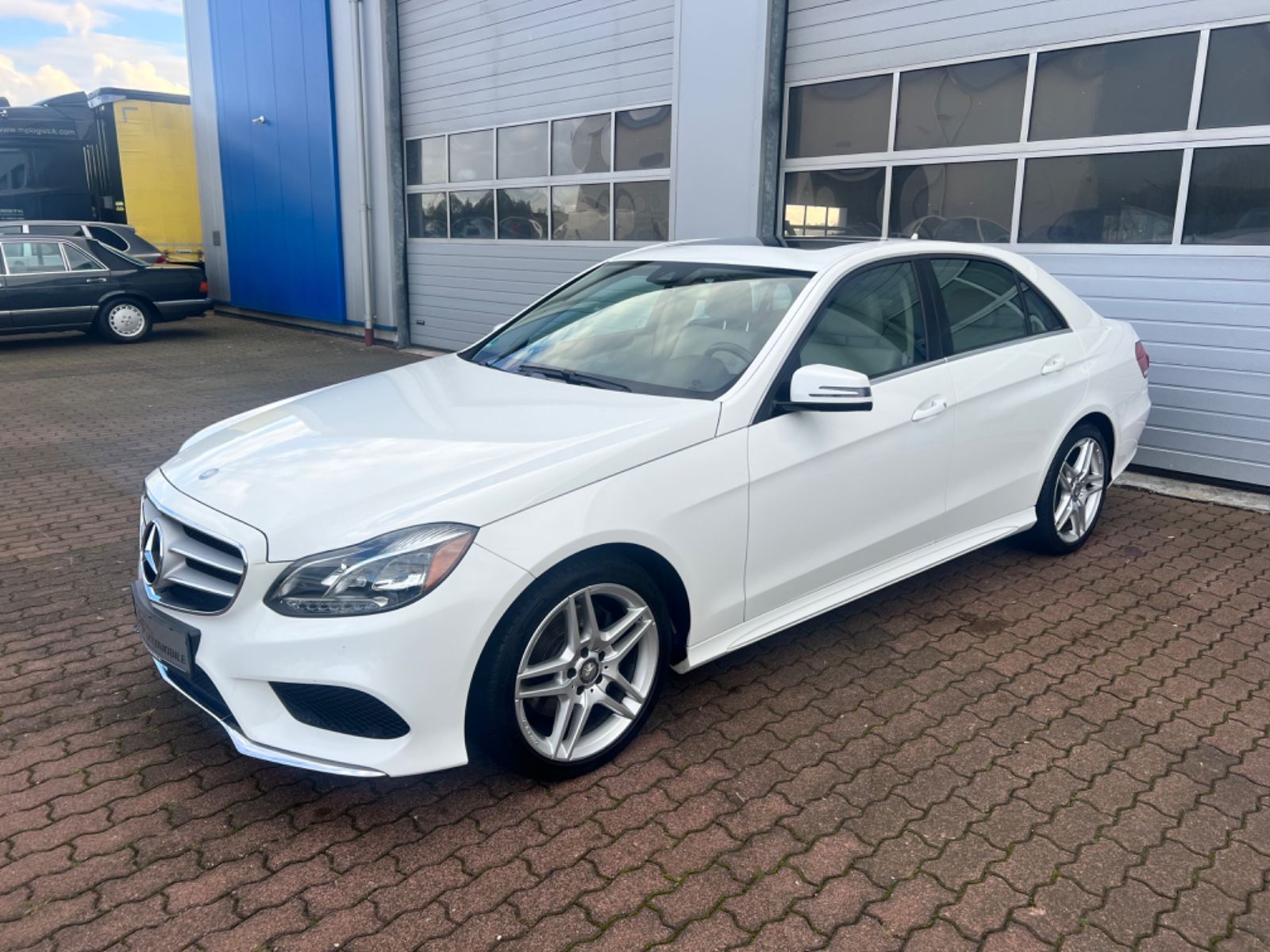 MERCEDES-BENZ E 350 4MATIC AMG 18"AMG/HARMAN KARDON/KEYLESS-GO