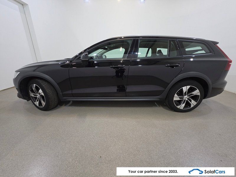 Volvo V60 CC 2.0 D3 AWD Aut. LED-Xenon Virtual ACC Na imagem 2