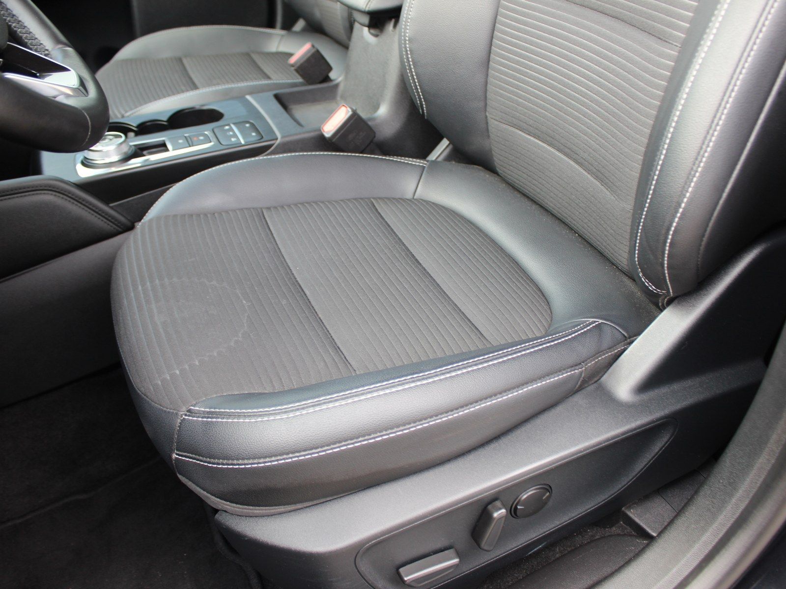 Fahrzeugabbildung Ford Kuga Plug-In Hybrid Titanium X 2,5 Duratec