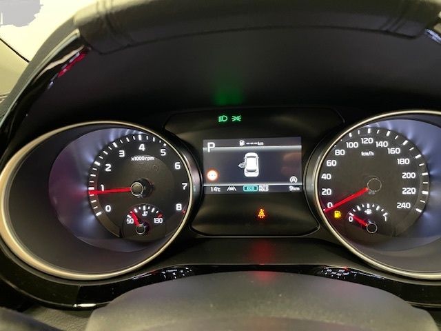 Fahrzeugabbildung Kia Ceed Ultimate VerkehrszeichenERK totWinkelASS